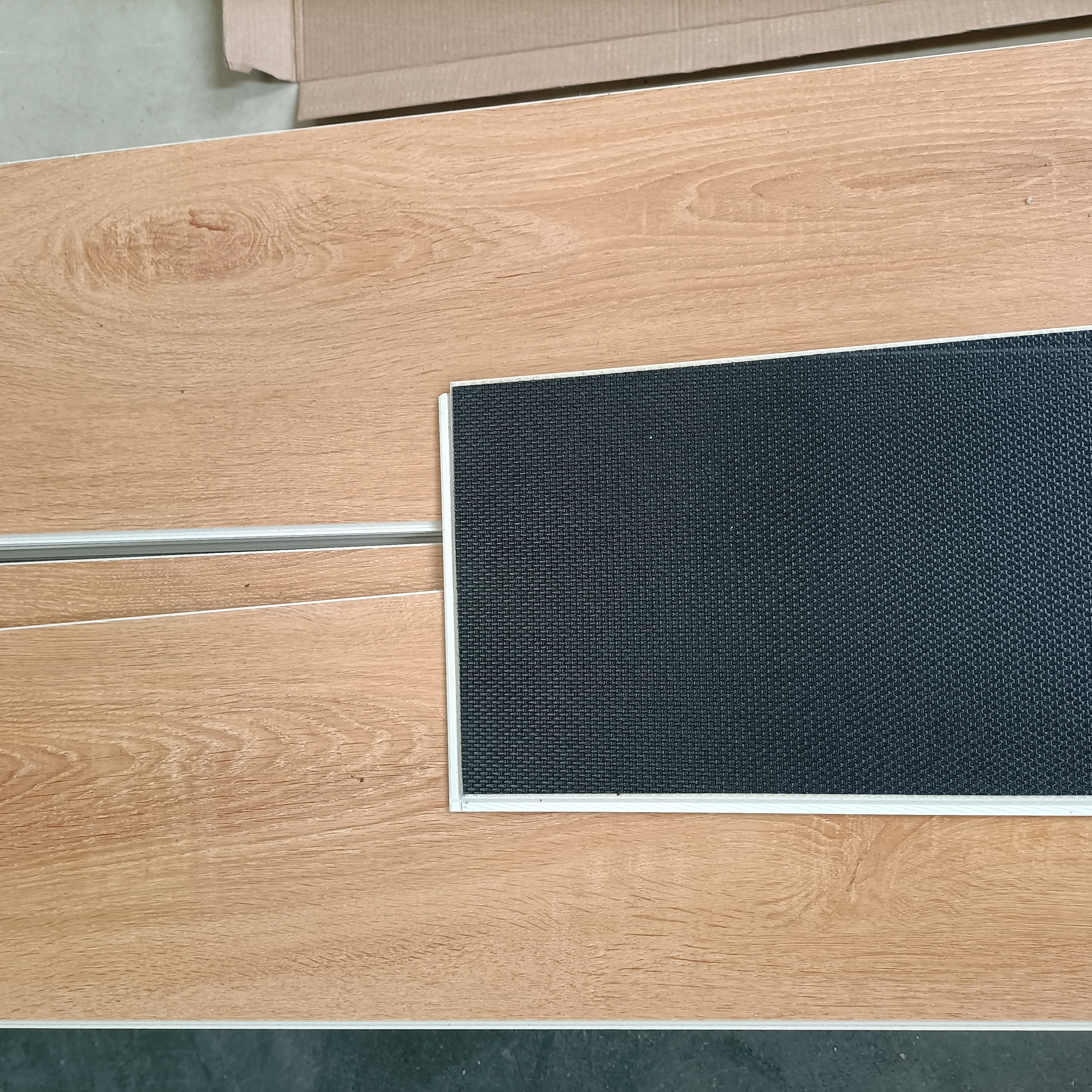 High Quality Noise prevention SPC Vinyl Flooring 6mm with IXPE Pad